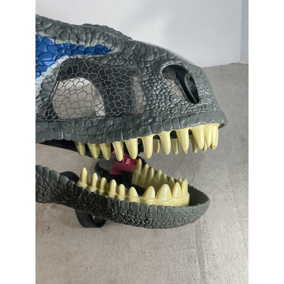 Jurassic World Park Chomp 'n Roar Blue Velociraptor Raptor Dinosaur Mask Toy - Picture 6 of 6